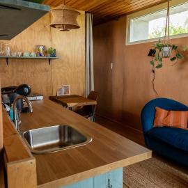 Vrij aan de Amstel Tiny House met hottub aan het water, hotel di Woerdense Verlaat
