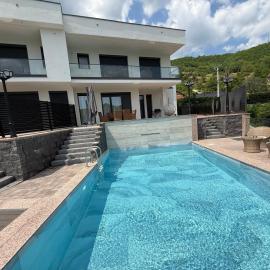 Villa Luxury Forest، فندق في بيخا