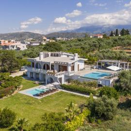 Azatis Luxury Villa