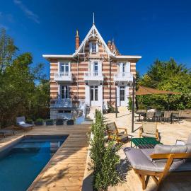 Historic Villa In Arcachon With Heated Pool