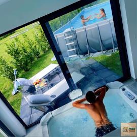 Hidden Oasis PeSa - Luxury Villa with Pool & Spa