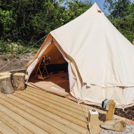Violet Horizon luxury bell tent glamping By Air Premier, hotel in Alfriston