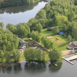 Domki nad Jeziorem Wisola, hotel a Ciemnik