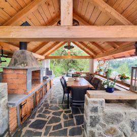 Private sunset Spa House with Jacuzzi & Sauna, מלון בולנז'ה