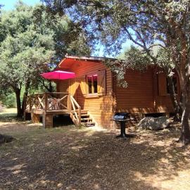 chalets bois 150m de la plage, hotel v destinaci Olmeto