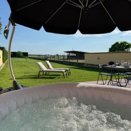 Casa con giardino tra Asti e Torino, Relax nel verde, hotel v destinaci Villanova dʼAsti
