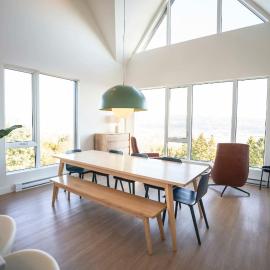 411 - Luxury Condo - Incredible View & Pool, hotel di Baie-Saint-Paul
