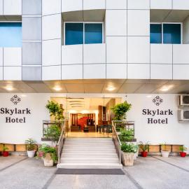 Skylark Hotel by Gabrian Hotels, hótel í Gurgaon