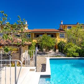 Pool and Garden Apartments Hortenzija: Kostrena şehrinde bir otel