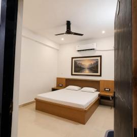 Hotel SunFort، فندق في راجغوري