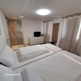 Gasthaus Sonne 3, hotel en Braunsbach