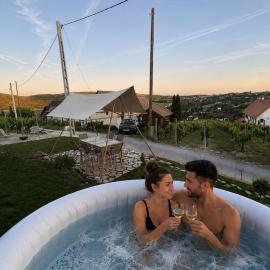 Szőlők közt Apartman, Hotel in Dunaszentmiklós