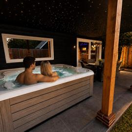 Wellness Tuin Horst Noord Limburg - 2-4 persoons Wellness Lodge met privé sauna stoomcabine en jacuzzi inclusief gratis prosecco en partner box - ultieme partner beleving -, hotel en Horst
