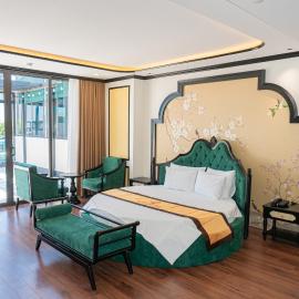 Grand Luxury Hotel, hotel u gradu Văn Trì