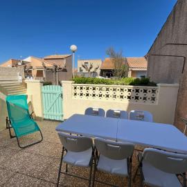 Maison de vacances 6 couchages, 2 chambres, mezzanine, wifi, 100m de la plage residence Le Village de la Mer LRVM26
