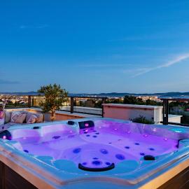 Sky Lounge & More - Rooftop Wellness & Gym
