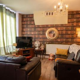 Vintage 2-bed flat with free parking in Measham