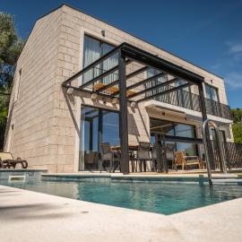 Elysium Villa, hotel i Kaluđerac