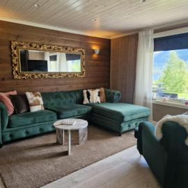 Elegant Farm Stay with Sauna & Private Beach, hotel i Flatland
