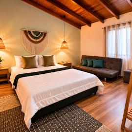 Luum Guest House Manila
