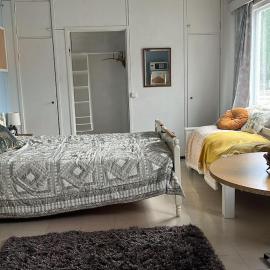 Huoneisto entisessä Honkolan kyläkoulussa, hotel a Keikyä