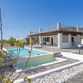 Domu Fama, hotel Tertenìában
