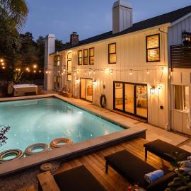 Cozy Sonoma Retreat-Heated Pool, Fireplaces & View, hotel di Sonoma