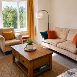 Nuxley House - Spacious 3-Bed House, with Parking - 30 Mins to Central London