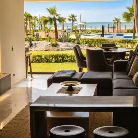Beach Front Luxury Apartment Sidi Rahal, hotel u gradu Sidi Rahal
