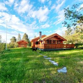 Timber Cabin With View Over Highlands Near Røros, hotel em Røros