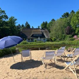 Exklusives Reetdach-Ferienhaus mit Sauna, Whirlpool & Privatgarten - bis 10 Personen