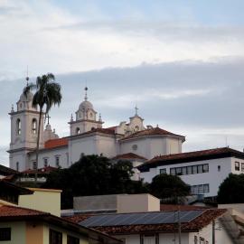 Casa Alceste - Casa inteira, com garagem privativa, a 10 minutos a pé do Centro Histórico de Diamantina - 05 hóspedes
