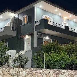 Leonoras Apartment, hotel in Çukë