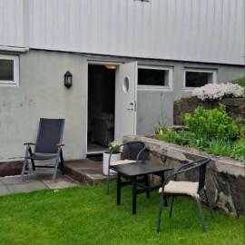 Cozy and spacious apartment with its own outdoor area, hotel a Kristiansand