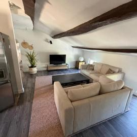 Charming 2BR in the heart of Tourrettes Parking