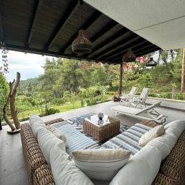 26 Villa Katerina, Elani