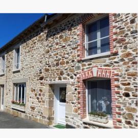 Maison de bourg, hotel La Chapelle-Blanche városában