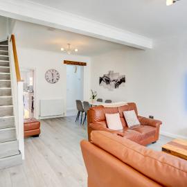 New! 3BR Gem hosted by BTN Stays, Central, Near Train Station with Free Parking