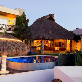 CHARLYS PARADISE, adult house, 3 rooms, sea view