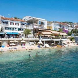 Apartmani Cebra & Lisa, hotel in Topla