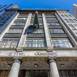 Art Deco Chic on Queen