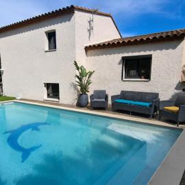 VILLA au Calme avec Grande Piscine Privée, Jardin 700m2 & Parking - La Seyne-sur-Mer