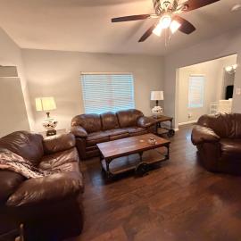 Trendy City Home Close to UT, hotel in Knoxville