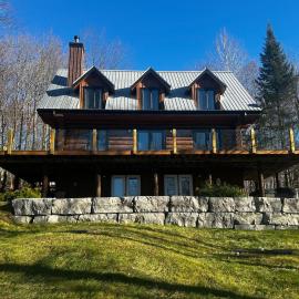 Mont-Tremblant Mountain View Chalet, hotel in Lac-Superieur