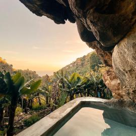 Waterfall Cave Pools Sauna Wild Banana Farm, hotel a Ponta do Sol