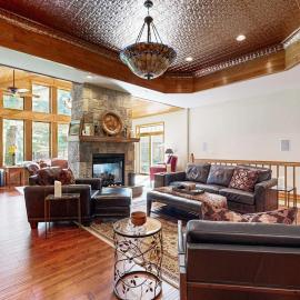 Luxurious Wooded Retreat, hotel in New Rome