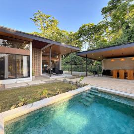 Casa Elena, A brand new home with pool, wifi and sleeps 6, hotel in Hone Creek