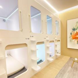 Japanese Sleep Box Da Nang Airport, hotel in Danang