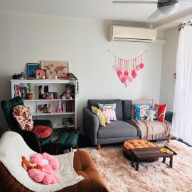 Welcoming cozy room for female only