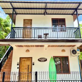 Ellies Homestay Siargao, hotel in Malinao
